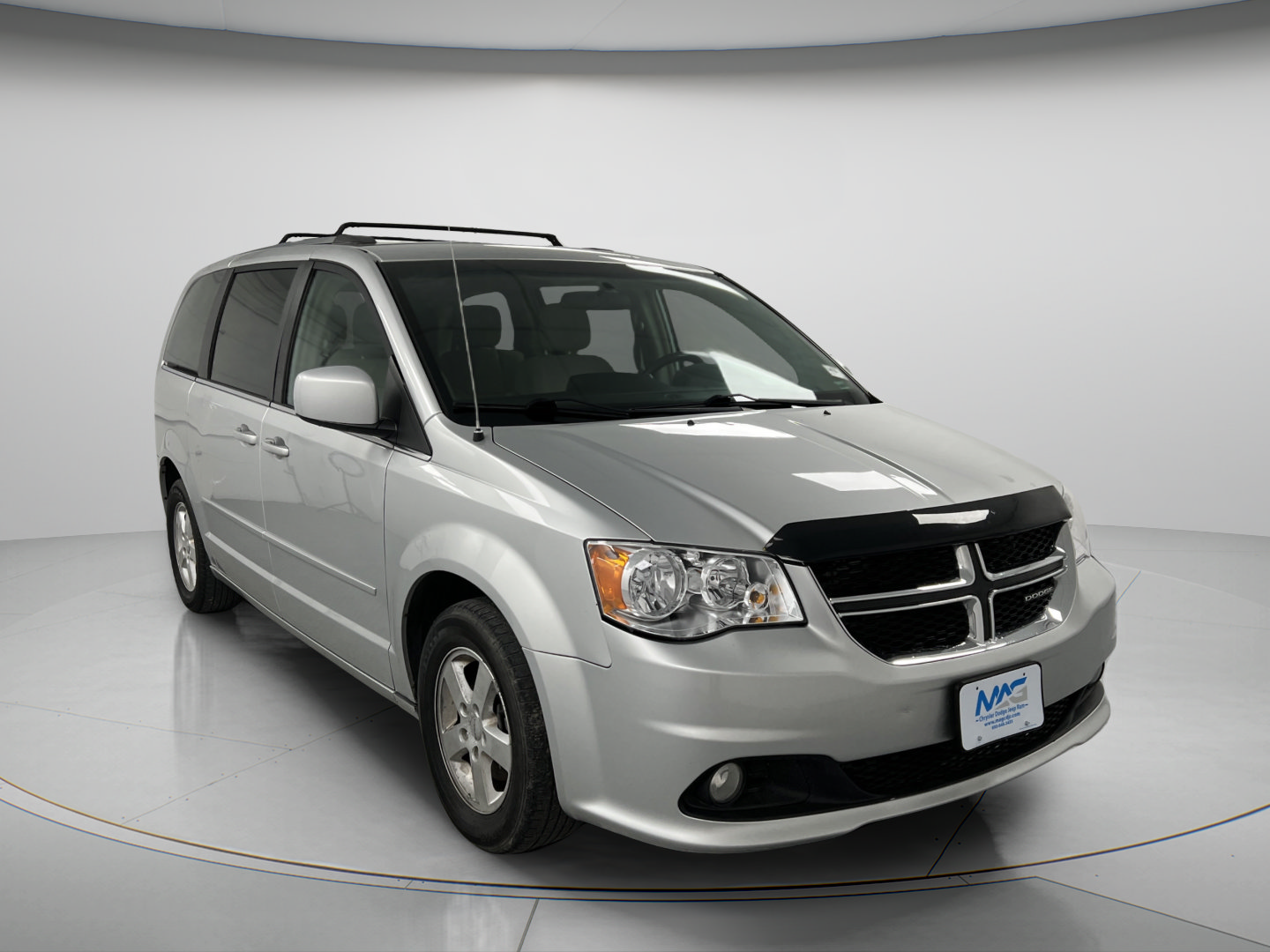 Used 2011 Dodge Grand Caravan Crew w/ Entertainment Group 1 FWD image 1