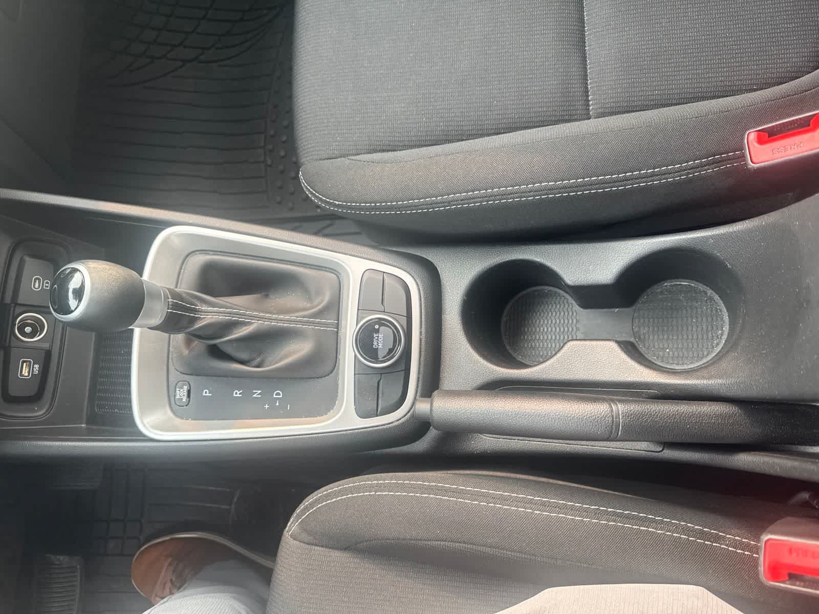 Used 2023 Hyundai Venue SEL FWD image 21