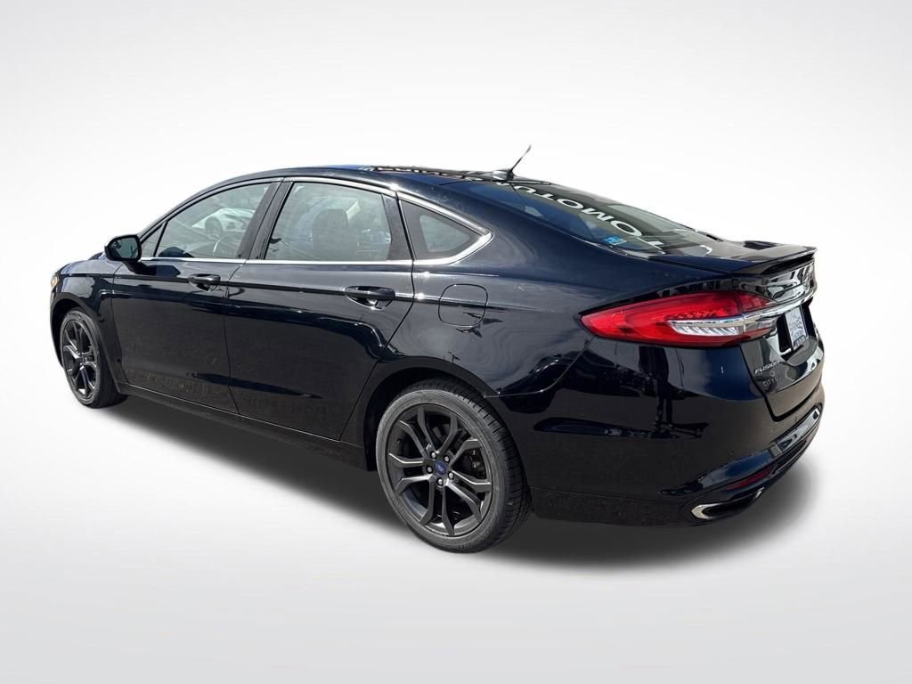 Used 2018 Ford Fusion SE w/ Equipment Group 201A image 3