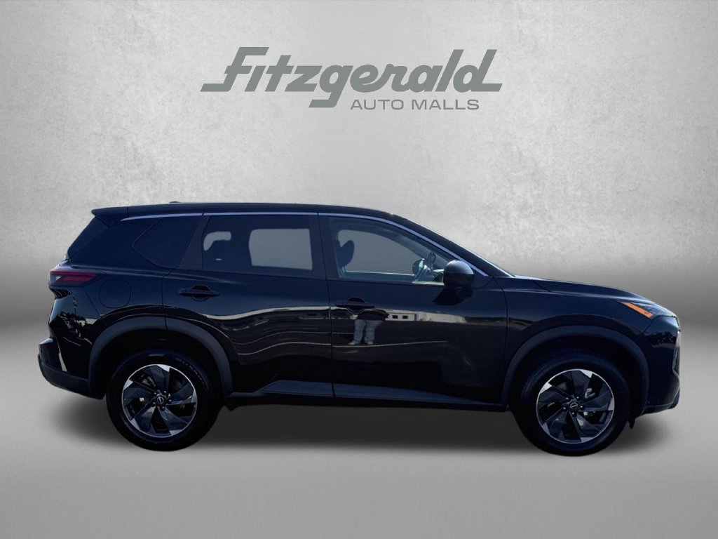 Used 2024 Nissan Rogue SV AWD/4WD image 5