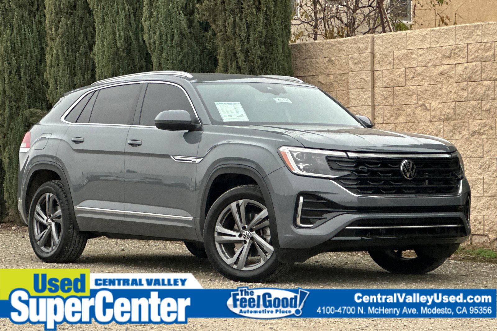 Used 2024 Volkswagen Atlas Cross Sport SEL R-Line image 1