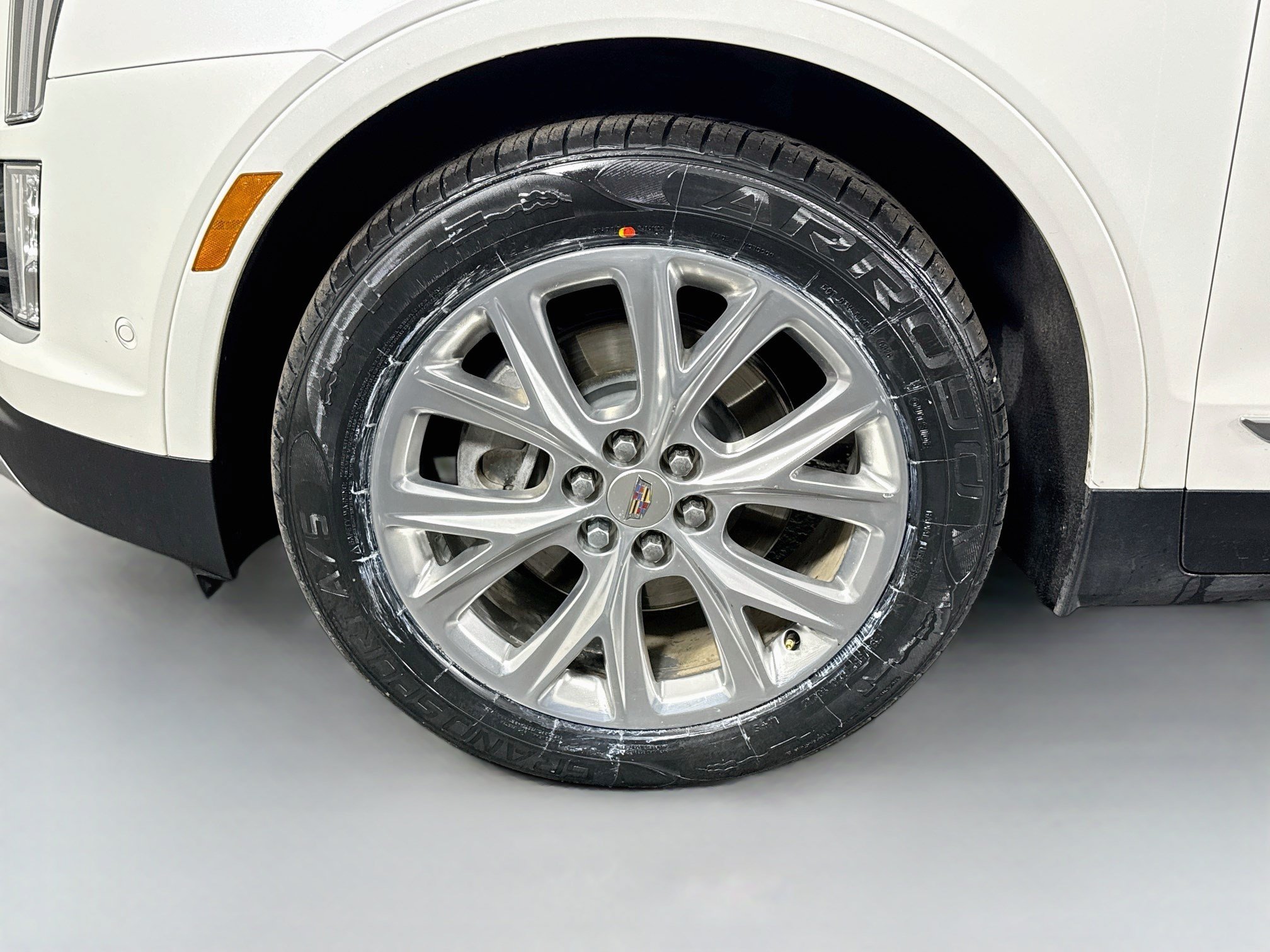 Used 2020 Cadillac XT5 Premium Luxury FWD image 38