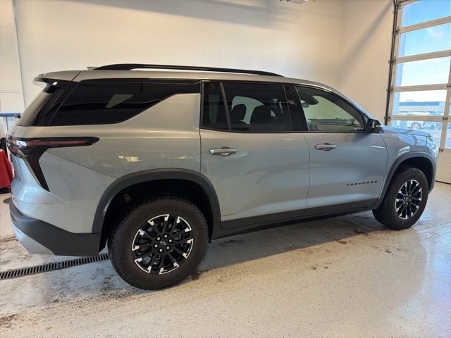 Used 2024 Chevrolet Traverse Z71 image 9