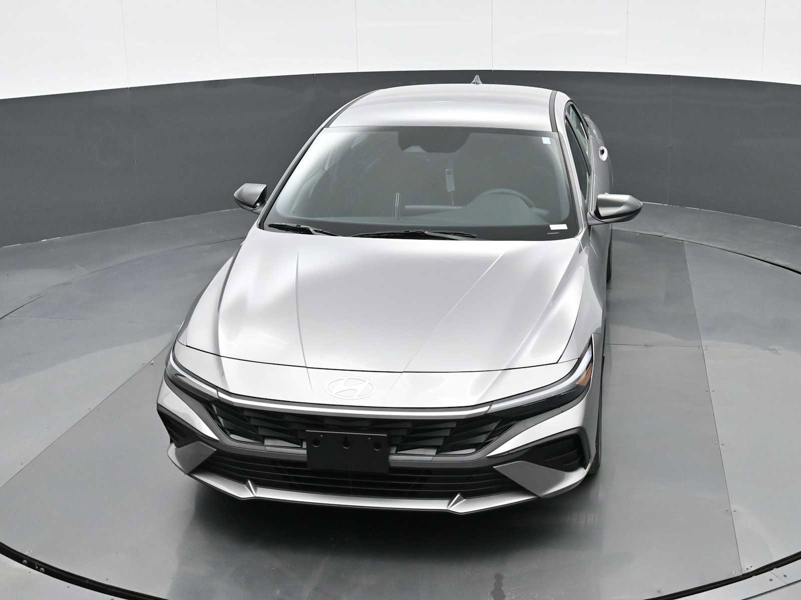 Certified 2025 Hyundai Elantra Sport image 38