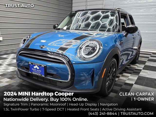 Used 2024 MINI Cooper 4-Door Hardtop FWD image 1