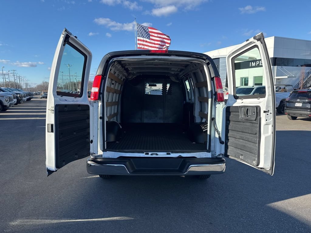 Used 2022 GMC Savana 2500 w/ Driver Convenience Package RWD image 22