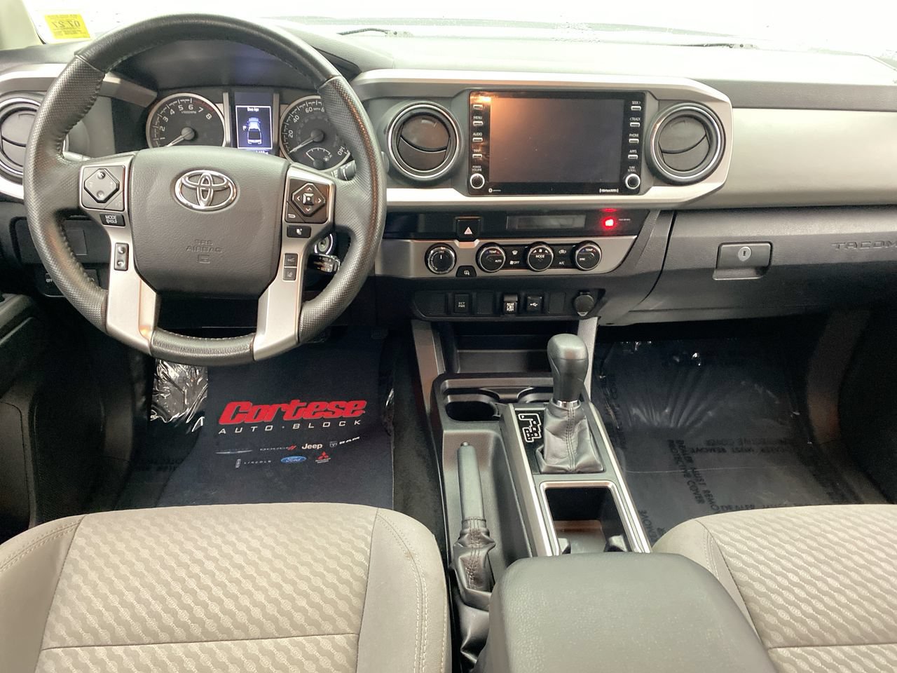 Used 2021 Toyota Tacoma SR5 AWD/4WD image 15