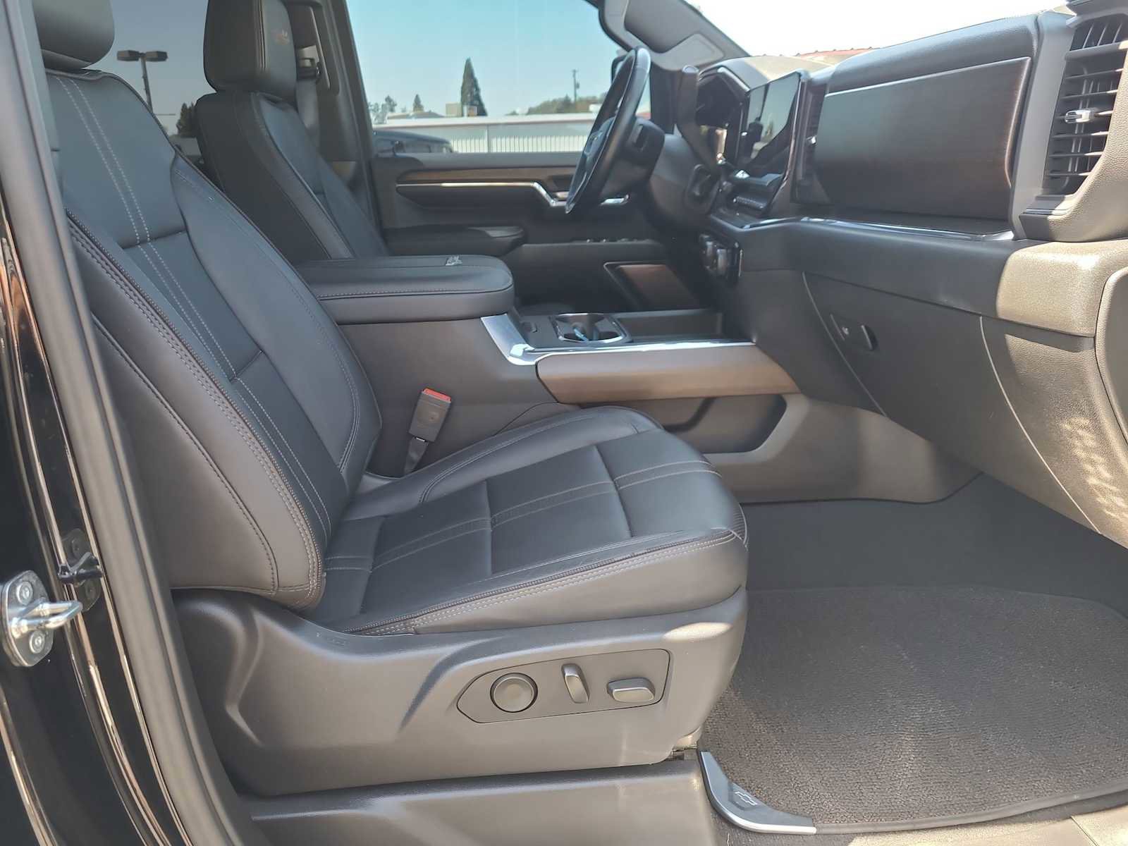 Used 2024 Chevrolet Silverado 3500 High Country w/ High Country Premium Package AWD/4WD image 22