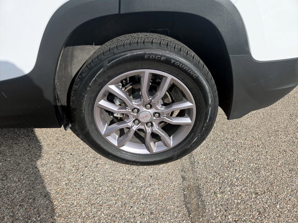 Used 2024 GMC Terrain SLT image 34