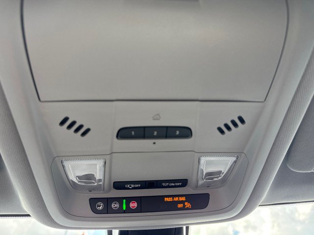 Used 2025 Chevrolet Blazer LT w/ Convenience Package FWD image 24