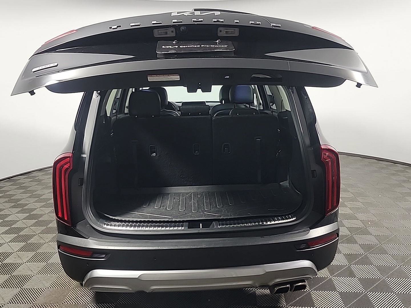Used 2022 Kia Telluride SX w/ SX Prestige Package image 8