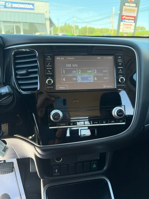 Used 2020 Mitsubishi Outlander ES AWD/4WD image 12