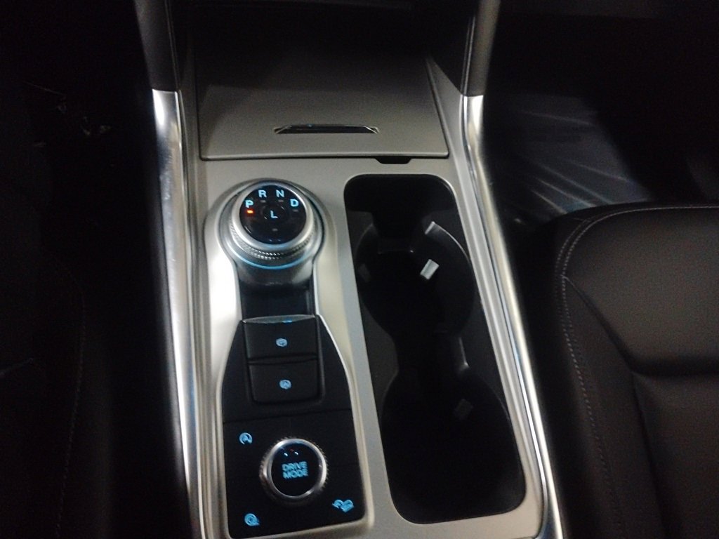Used 2024 Ford Explorer XLT w/ Equipment Group 202A image 15