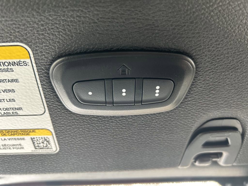 Used 2024 Jeep Wrangler Sahara image 28