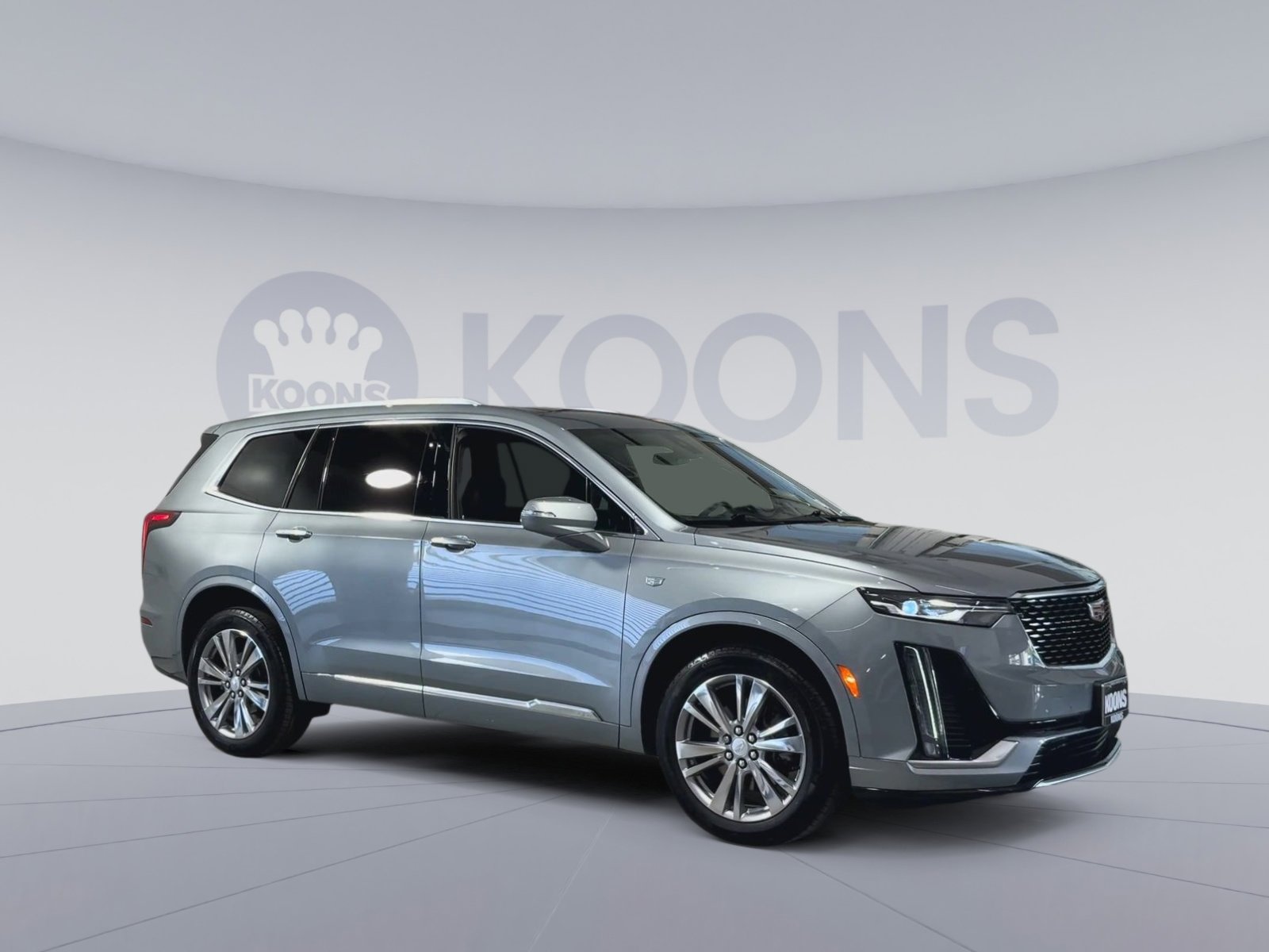 Used 2023 Cadillac XT6 Premium Luxury AWD/4WD image 2