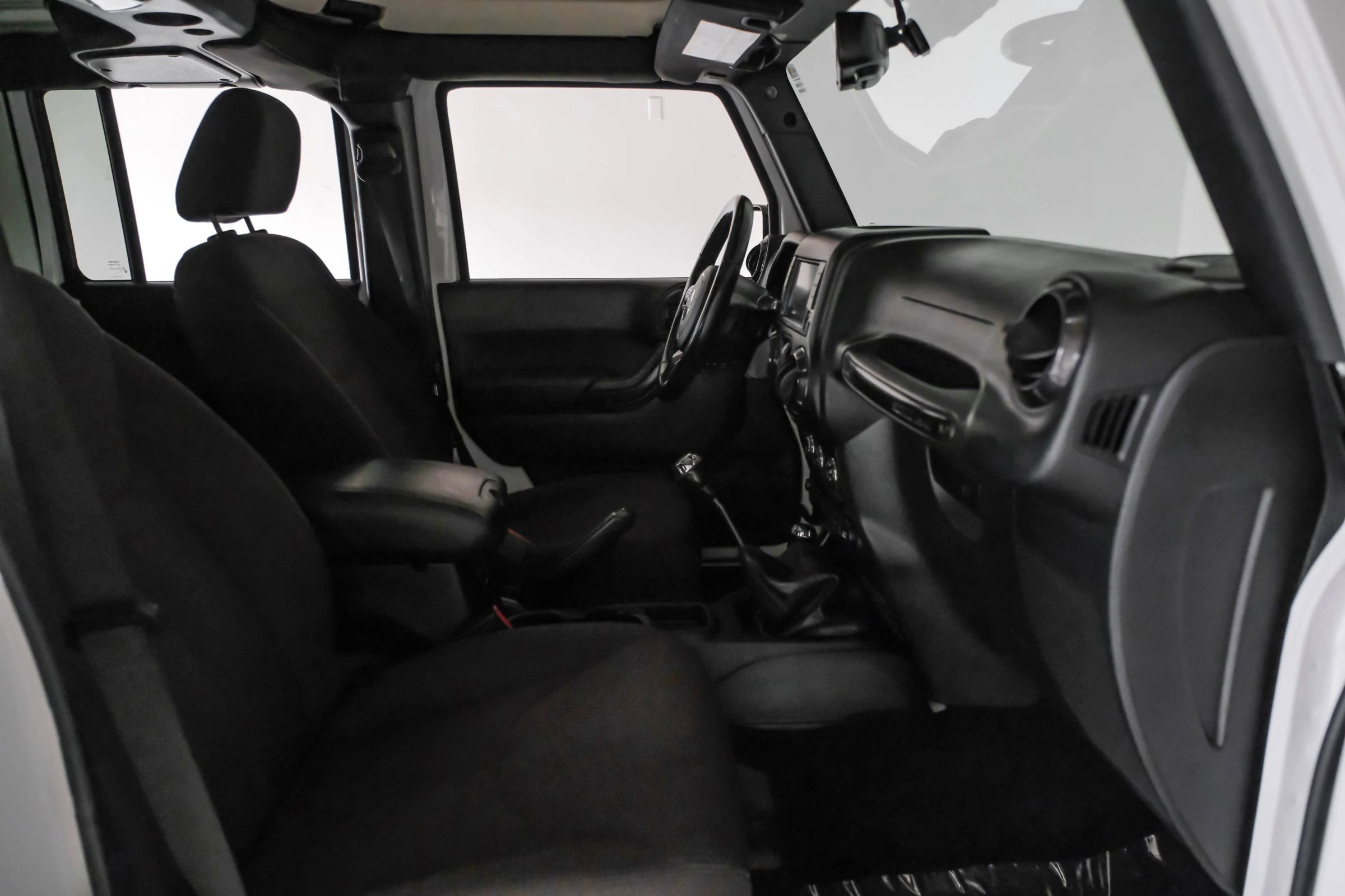 Used 2017 Jeep Wrangler Unlimited Sahara AWD/4WD image 25