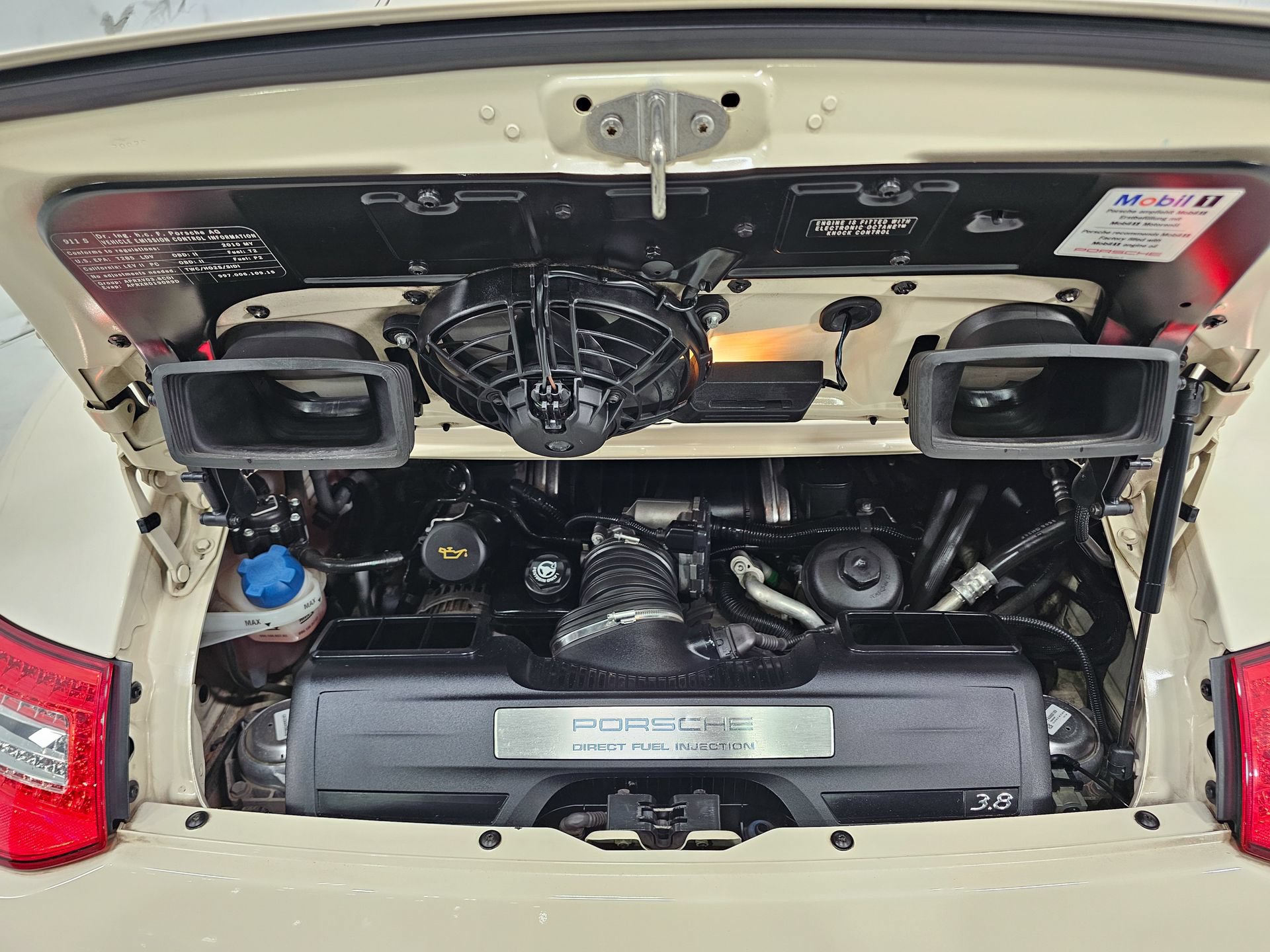 Used 2010 Porsche 911 GT3 RS image 3