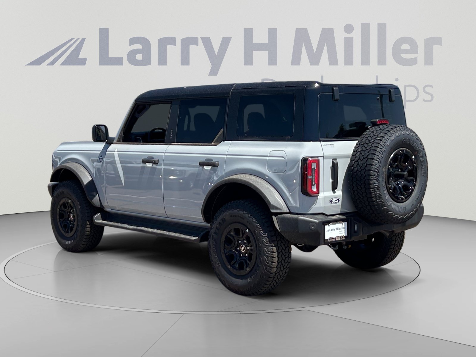 New 2026 Ford Bronco Outer Banks w/ Sasquatch Package AWD/4WD image 3