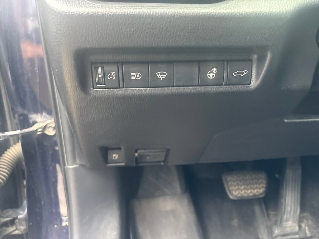 Used 2019 Toyota RAV4 XSE w/ XSE Weather Package AWD/4WD image 13