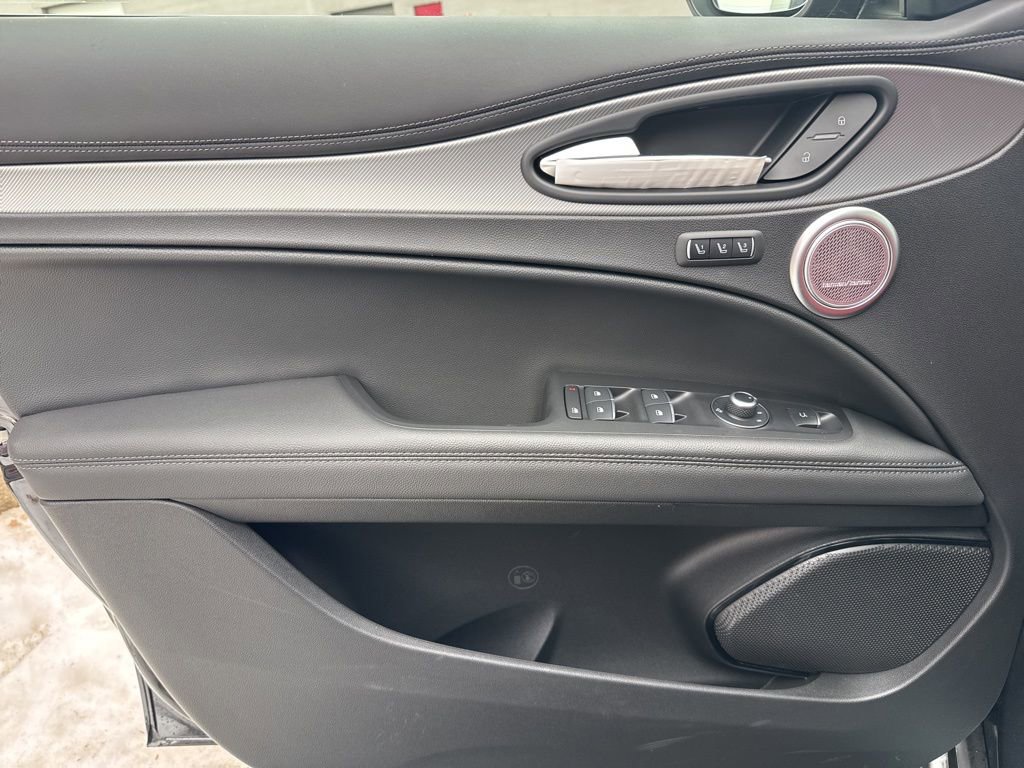 New 2026 Alfa Romeo Stelvio Sprint image 12
