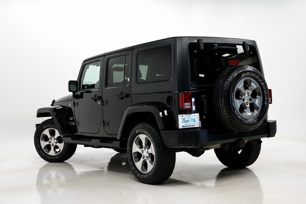 Used 2018 Jeep Wrangler Unlimited Sahara w/ Connectivity Group image 25