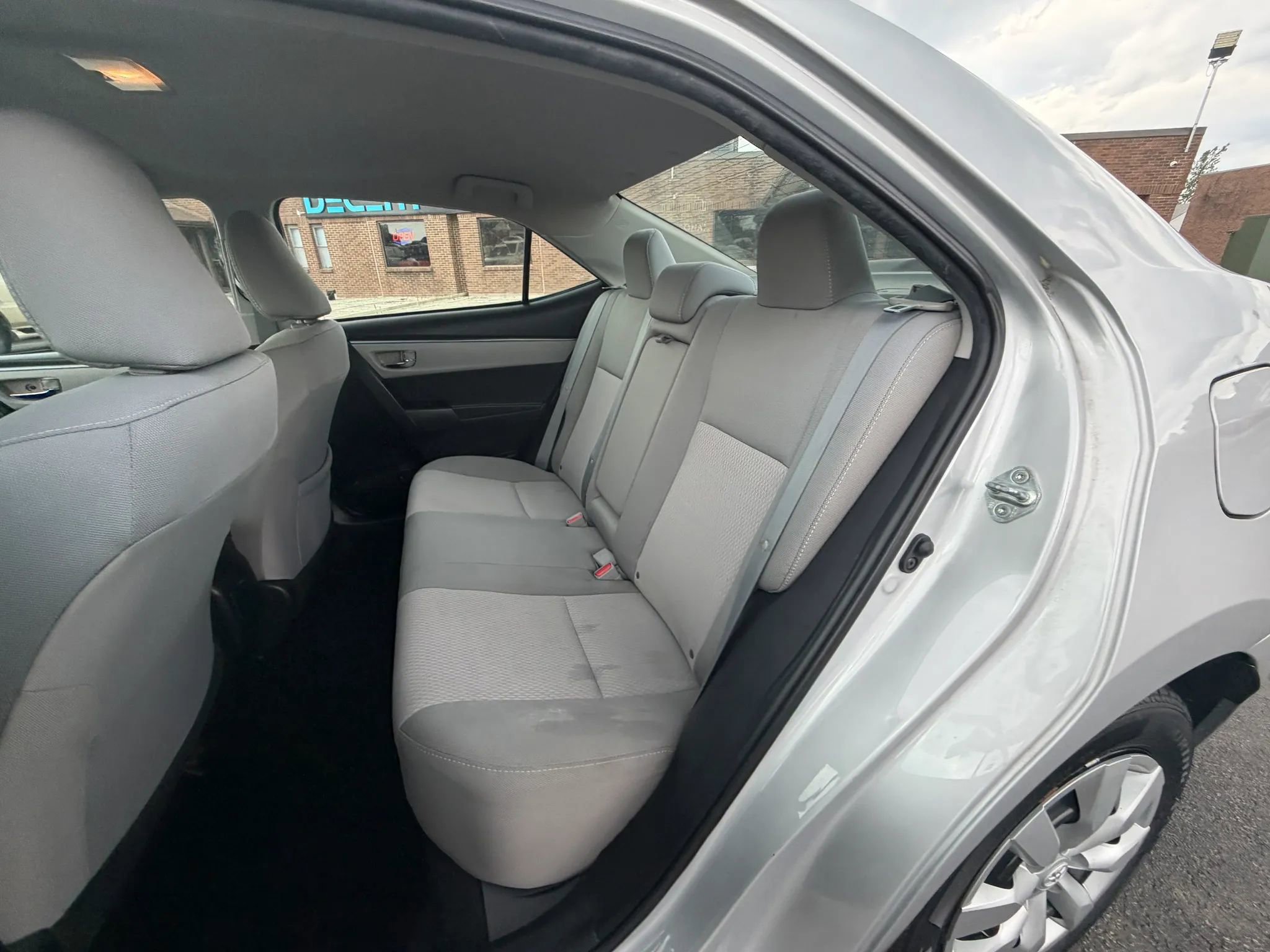 Used 2015 Toyota Corolla LE FWD image 12