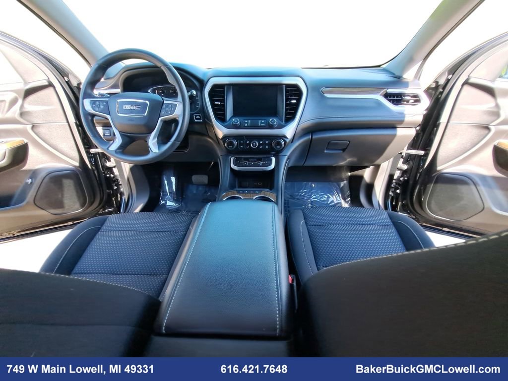 Used 2023 GMC Acadia SLE w/ Driver Convenience Package image 9