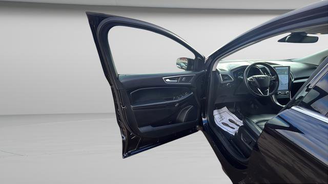 Used 2023 Ford Edge SEL image 9