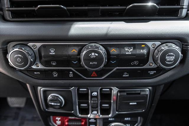 Used 2026 Jeep Wrangler Unlimited Rubicon AWD/4WD image 17