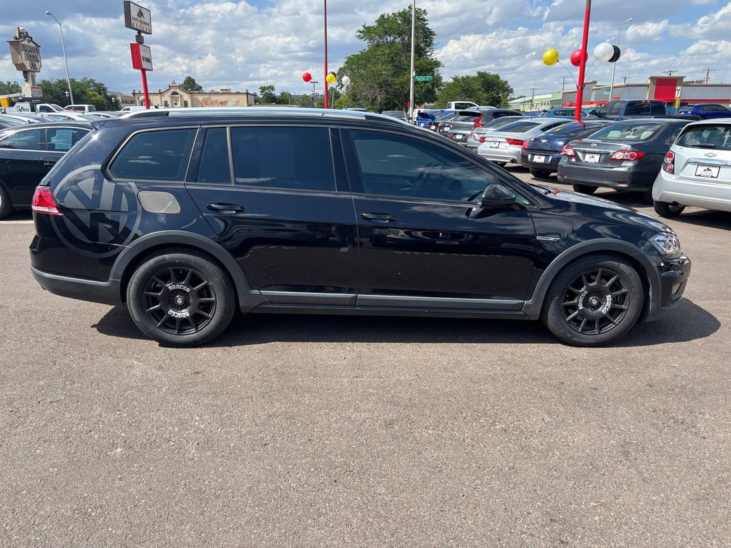 Used 2019 Volkswagen Golf Alltrack S AWD/4WD image 8