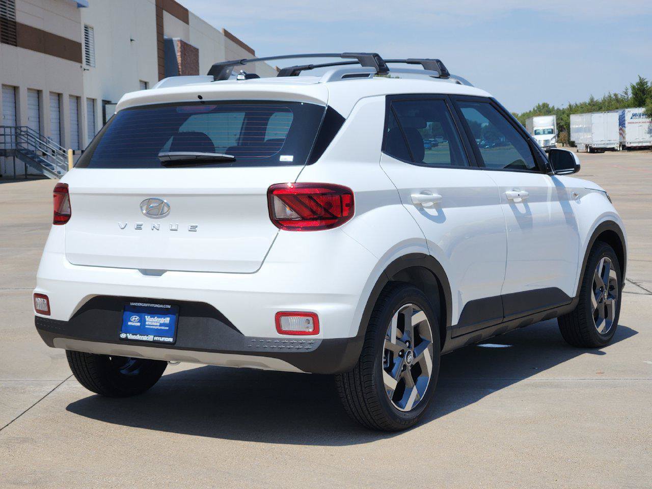 New 2026 Hyundai Venue SEL FWD image 4