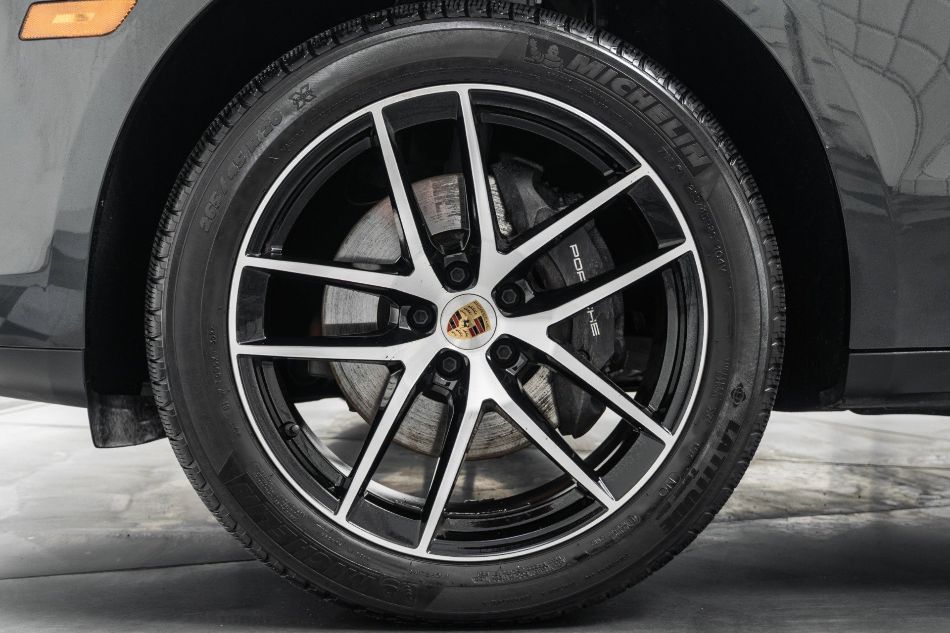 Used 2023 Porsche Macan image 10