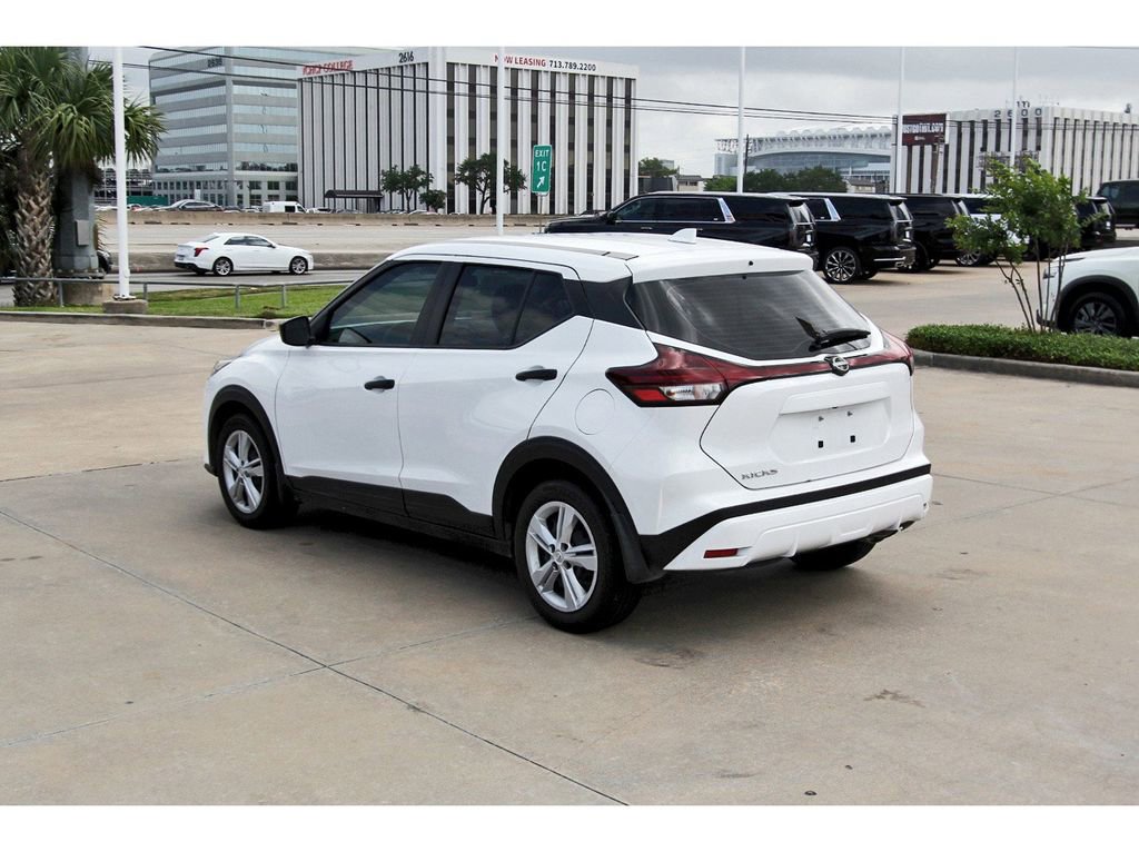 Used 2024 Nissan Kicks S image 4