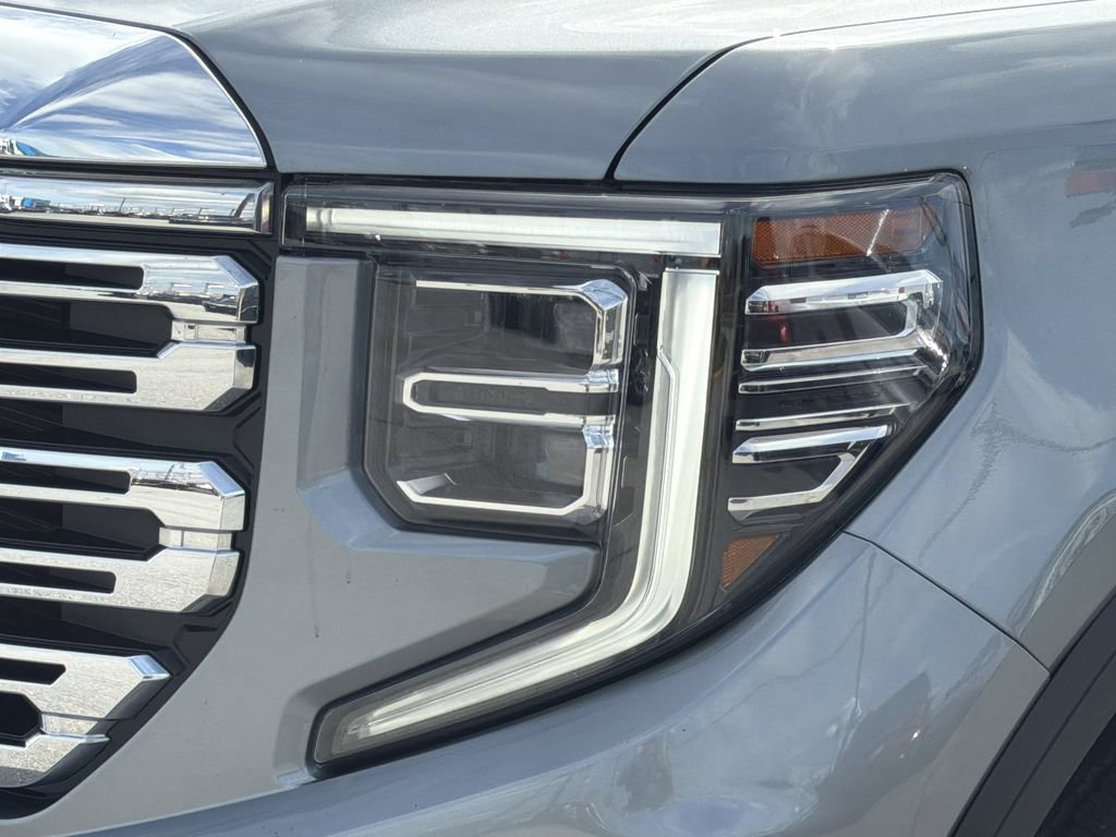 Used 2023 GMC Sierra 1500 Denali w/ Technology Package AWD/4WD image 24