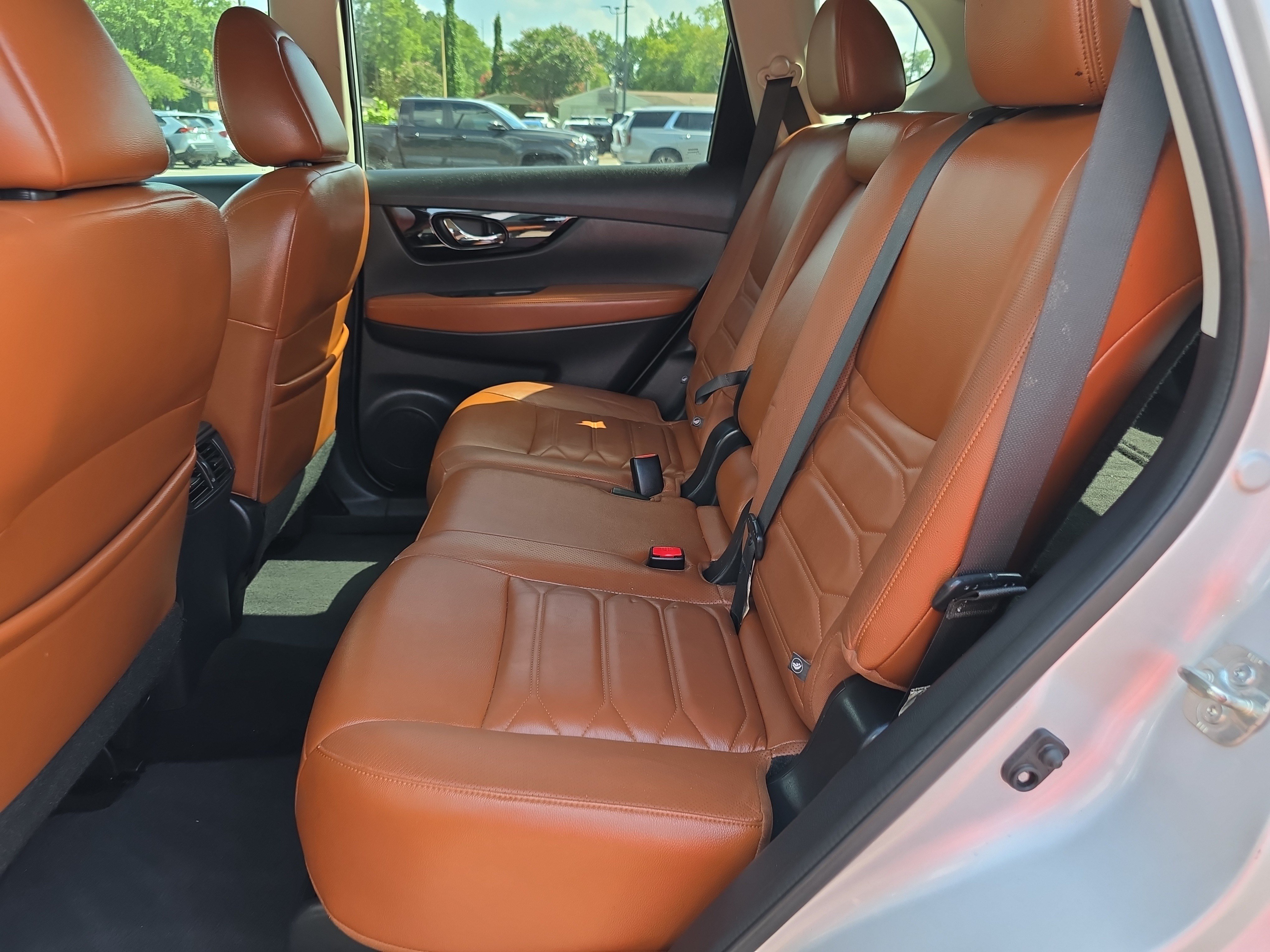 Used 2017 Nissan Rogue SL w/ SL Premium Package FWD image 11