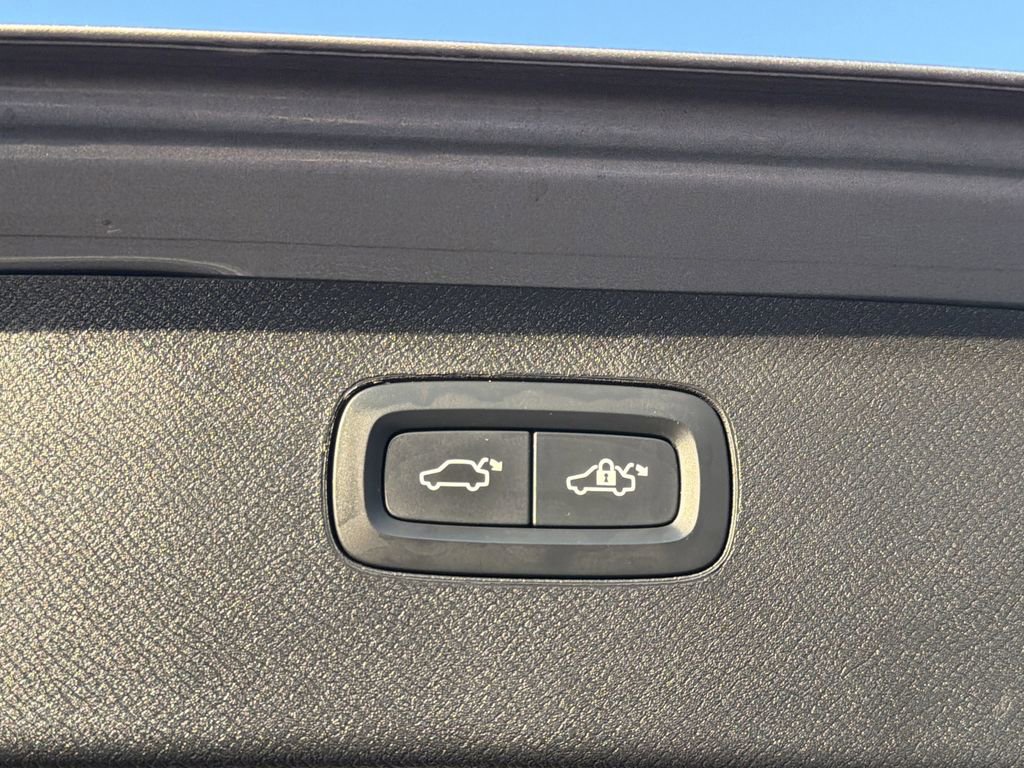 Used 2020 Volvo XC90 T6 Inscription image 17