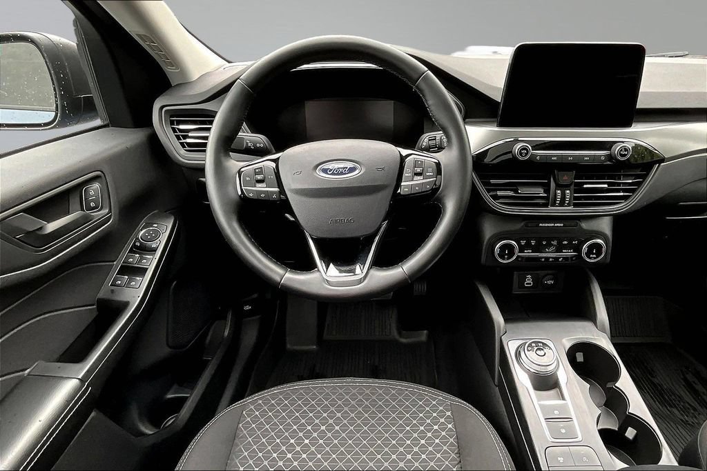 Used 2025 Ford Escape Active w/ Cold Weather Package FWD image 8
