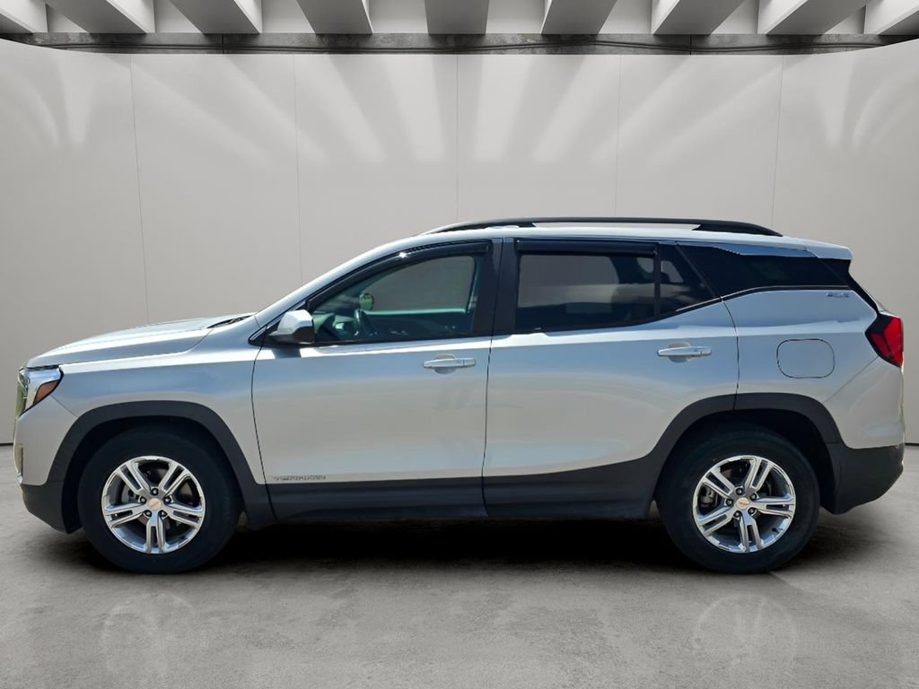 Used 2021 GMC Terrain SLE w/ Driver Convenience Package FWD image 2
