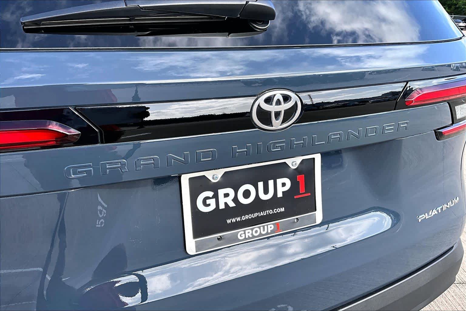 Used 2025 Toyota Grand Highlander AWD image 10