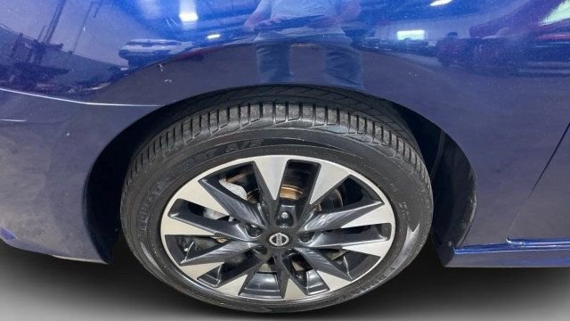 Used 2019 Nissan Sentra SR FWD image 18
