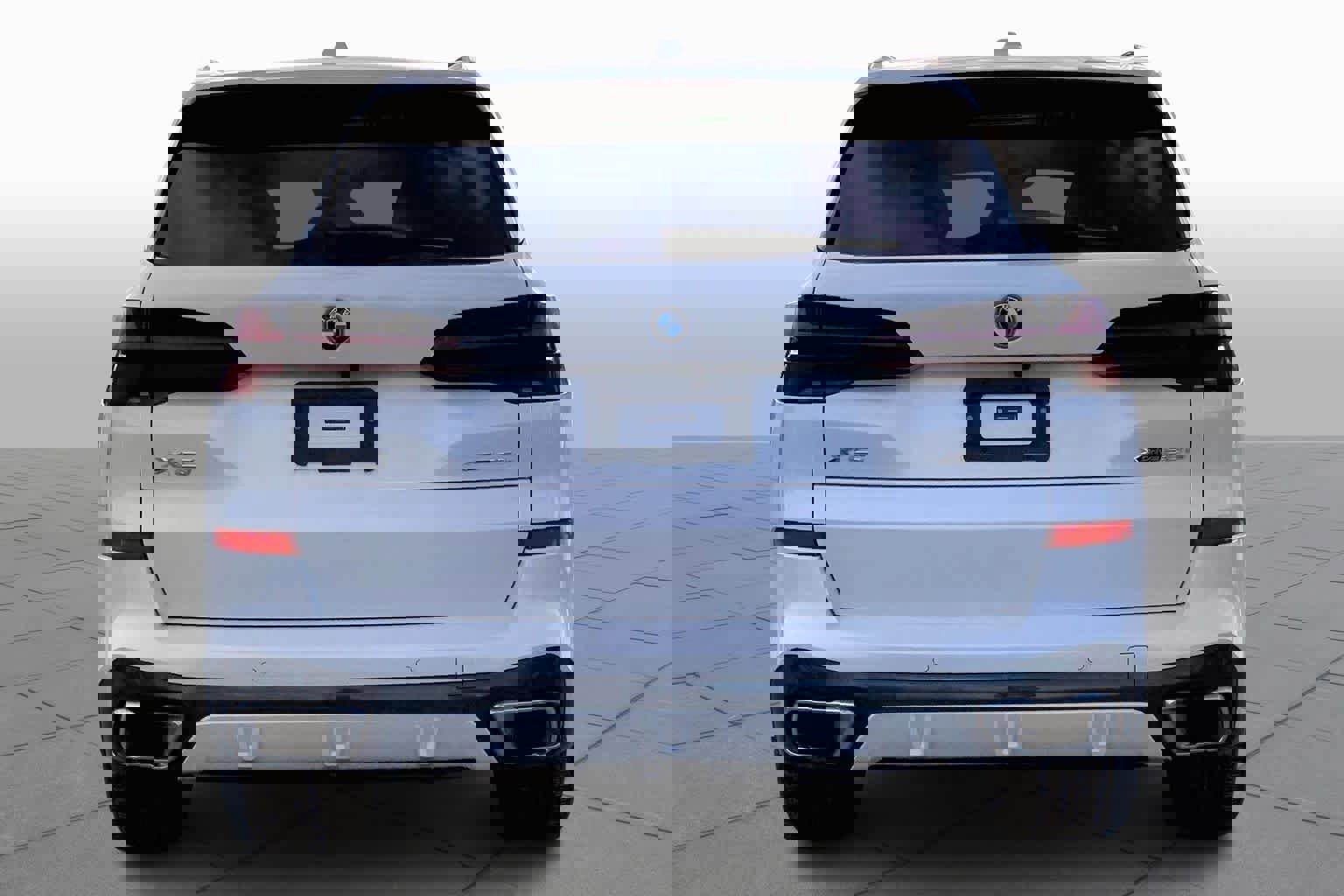 Certified 2024 BMW X5 xDrive50e w/ Executive Package image 4