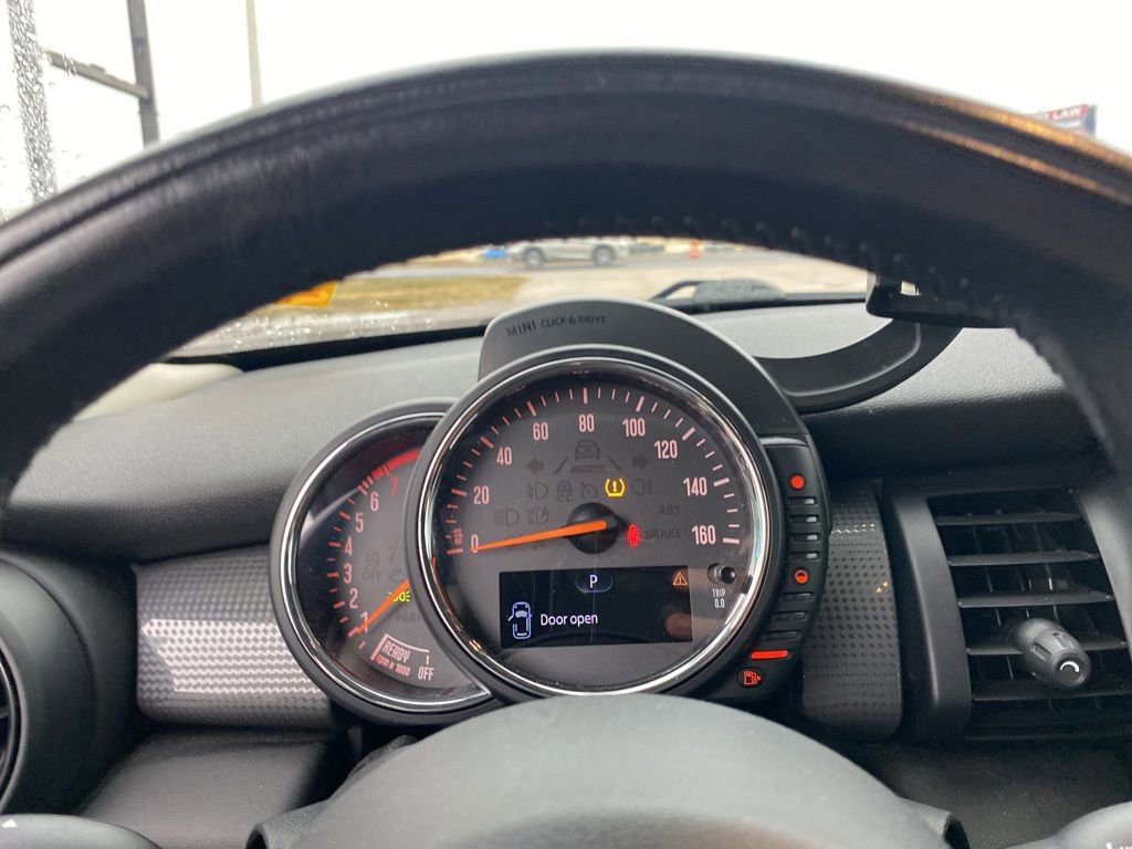 Used 2017 MINI Cooper 2-Door Hardtop image 16