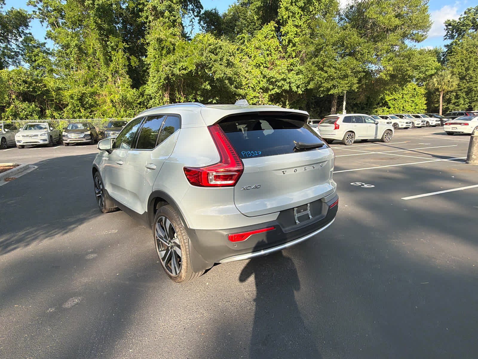 Used 2024 Volvo XC40 B5 Plus w/ Protection Package Premier AWD/4WD image 12