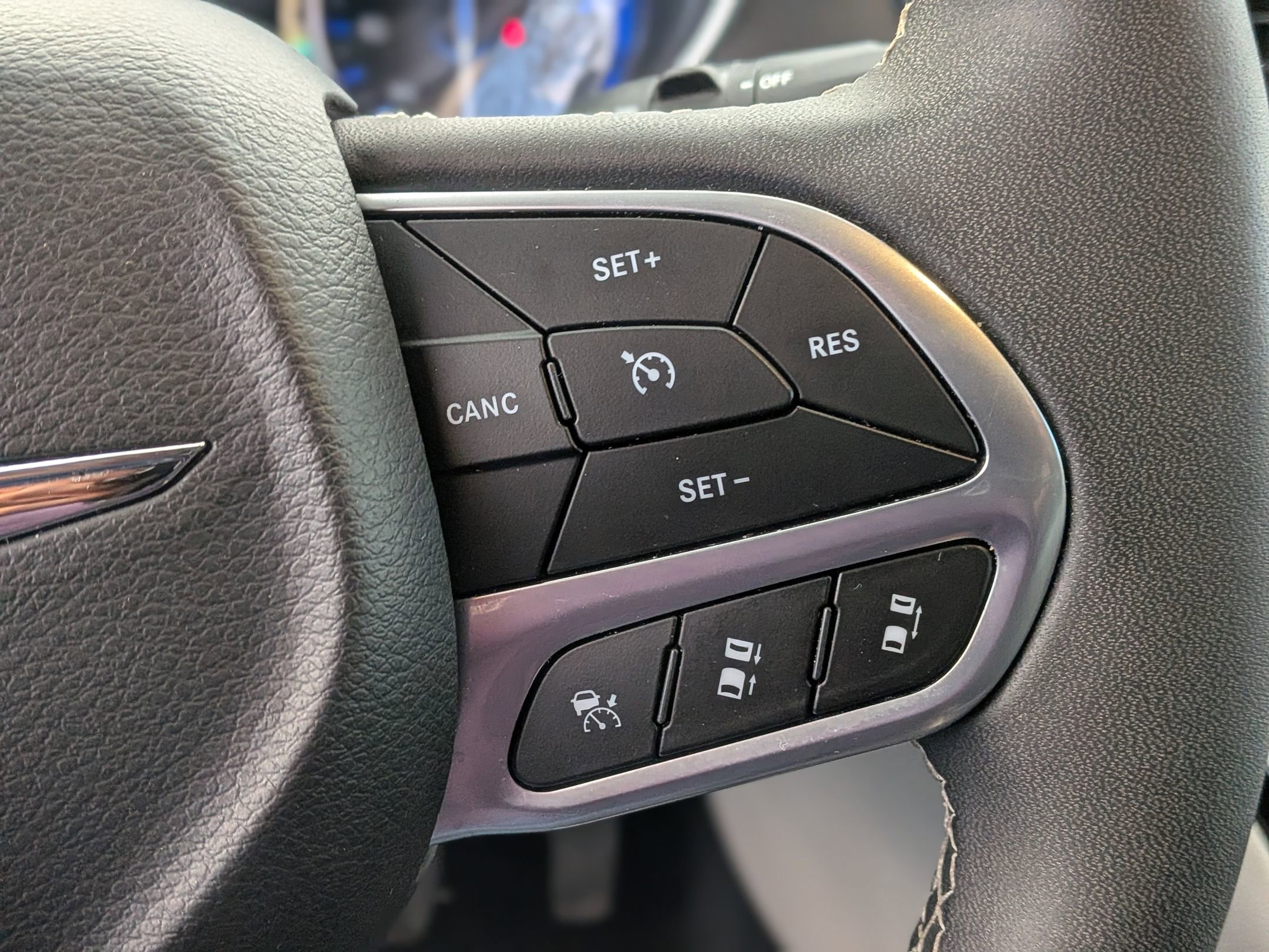 Used 2024 Chrysler Pacifica Touring-L image 23