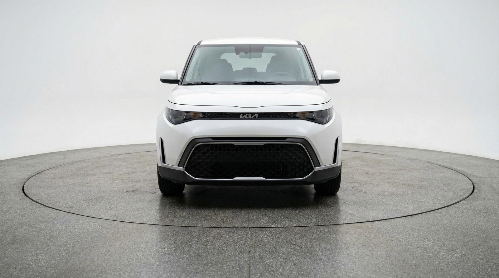 Used 2025 Kia Soul LX w/ LX Technology Package image 2