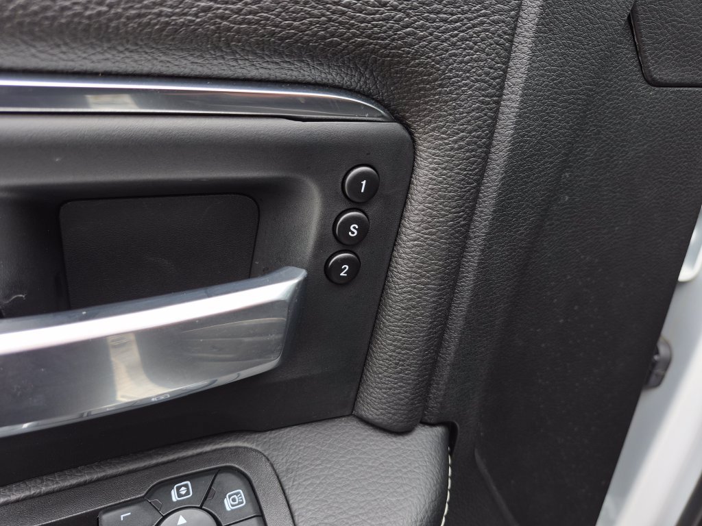 Used 2025 RAM 3500 Laramie AWD/4WD image 23
