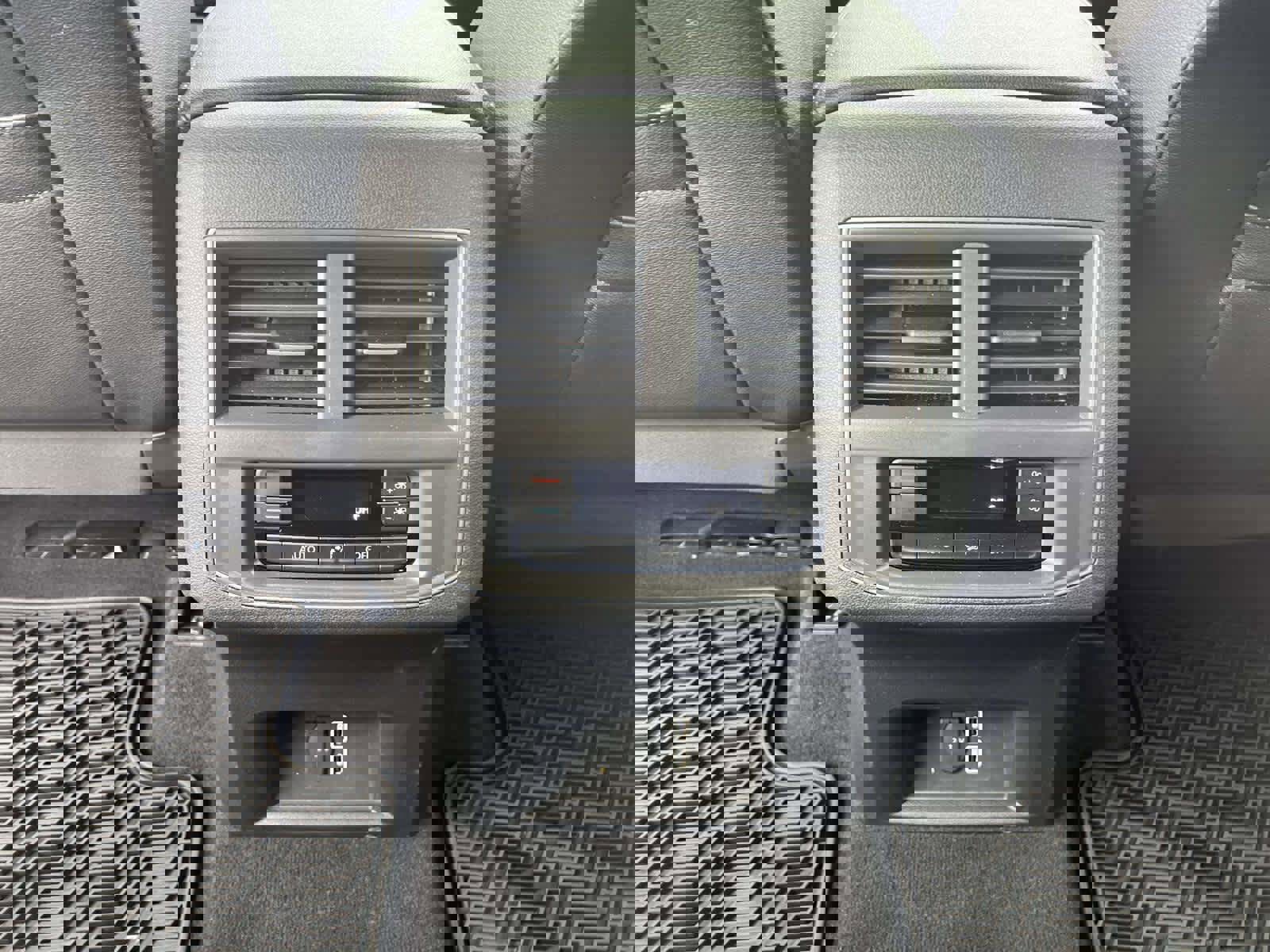 Used 2019 Volkswagen Atlas SE w/ Panoramic Sunroof Package image 15