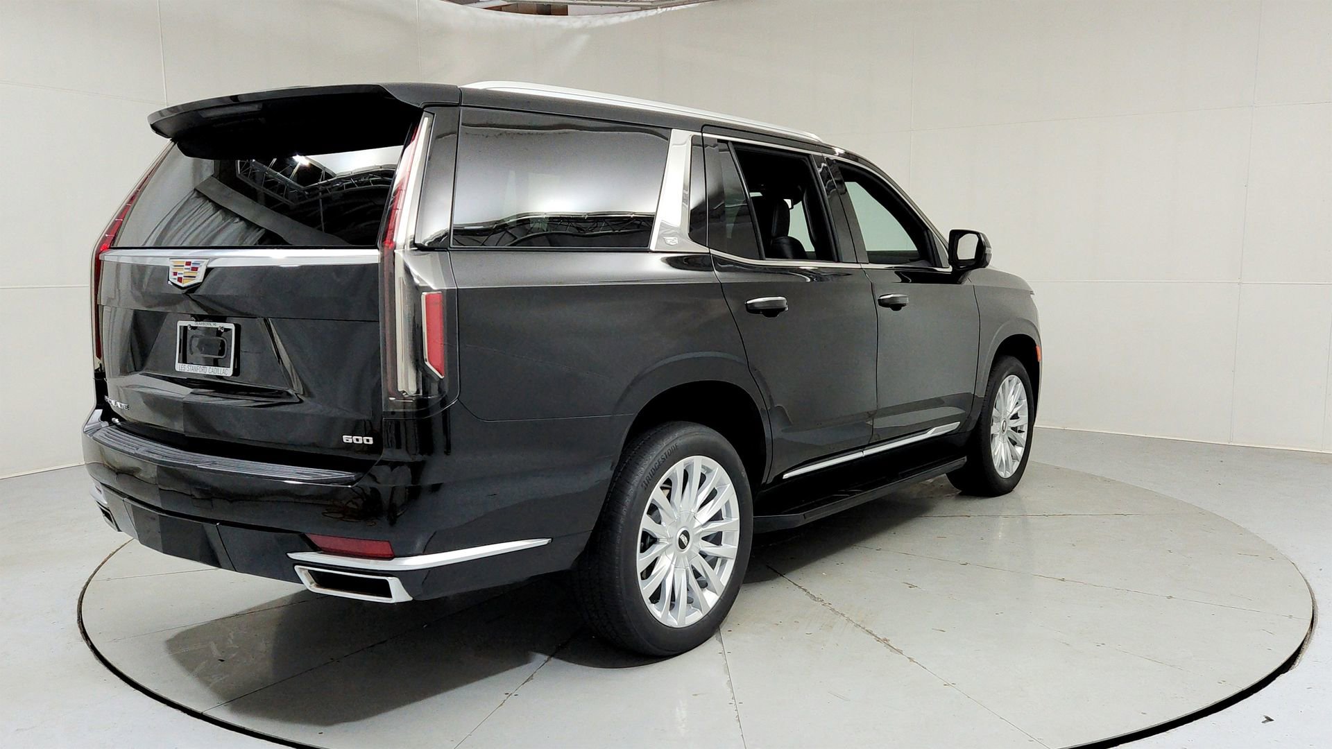 Used 2023 Cadillac Escalade Luxury AWD/4WD image 5