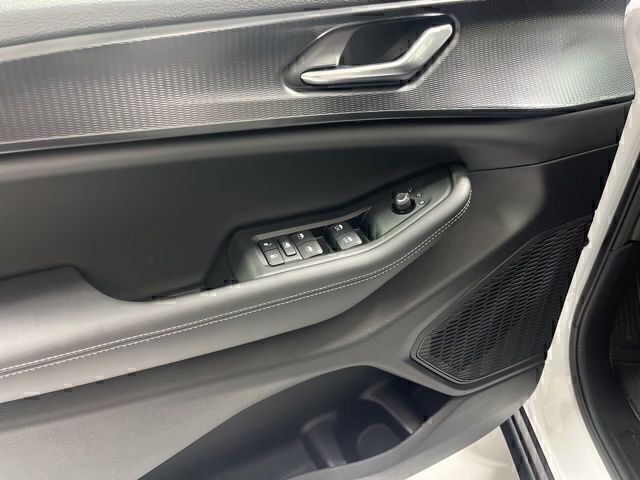 New 2025 Jeep Grand Cherokee Laredo w/ Luxury Tech Group I image 6