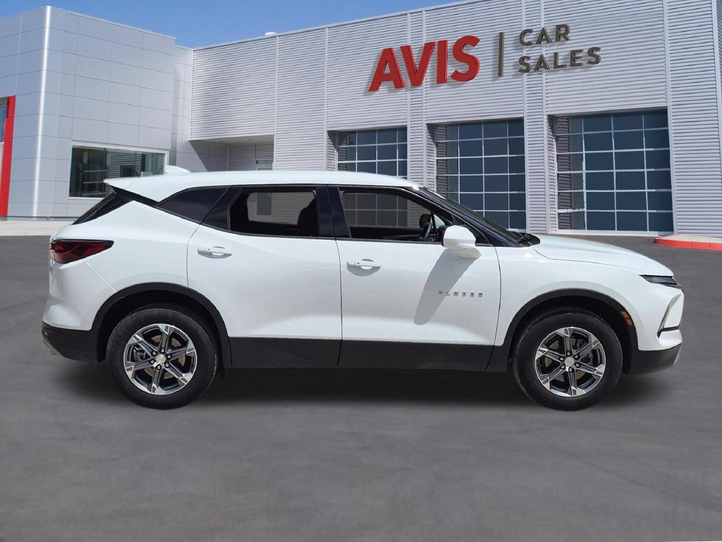 Used 2025 Chevrolet Blazer LT FWD image 5